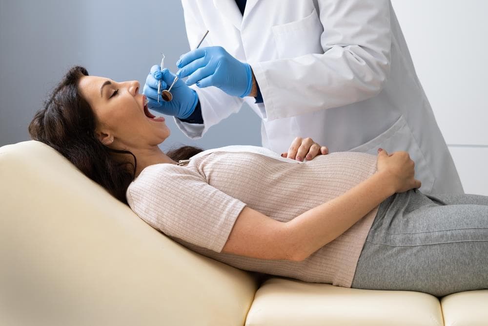 ¿Se pueden realizar tratamientos dentales estéticos estando embarazada?