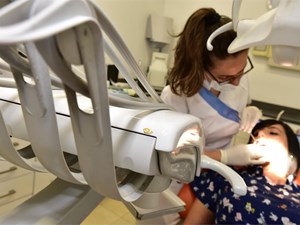 6 cosas que dañan tus encías