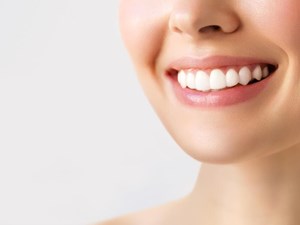 ¿Conoces los beneficios del blanqueamiento dental?