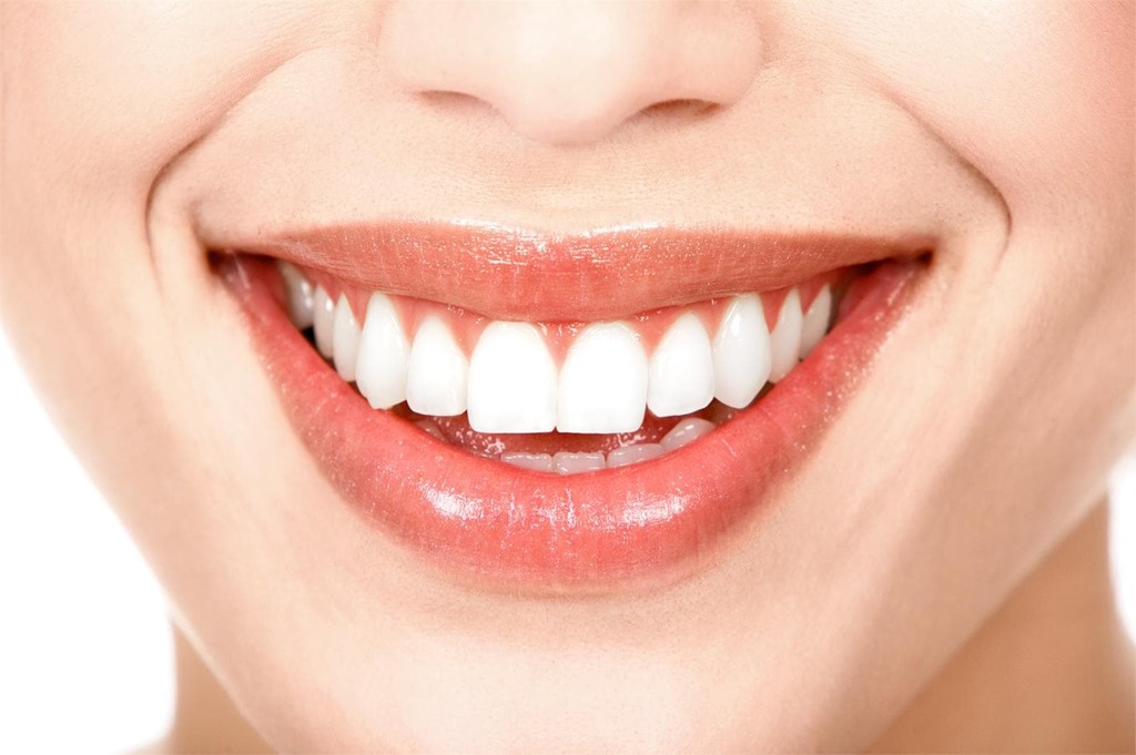 Deslumbra con tu sonrisa: estética dental adaptada a ti 