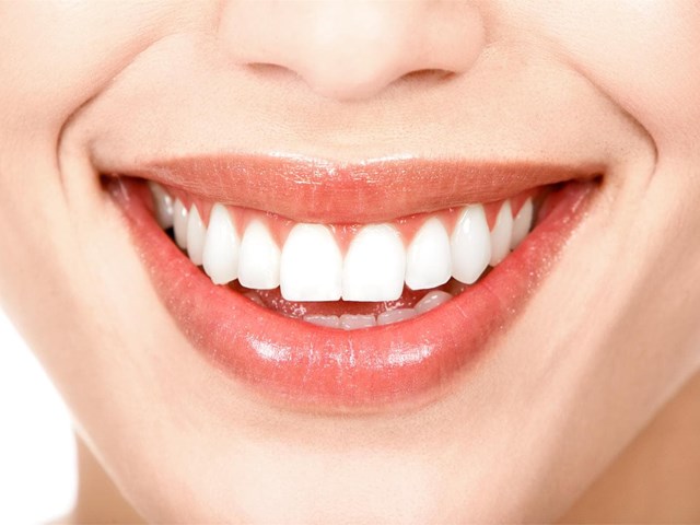 Deslumbra con tu sonrisa: estética dental adaptada a ti 