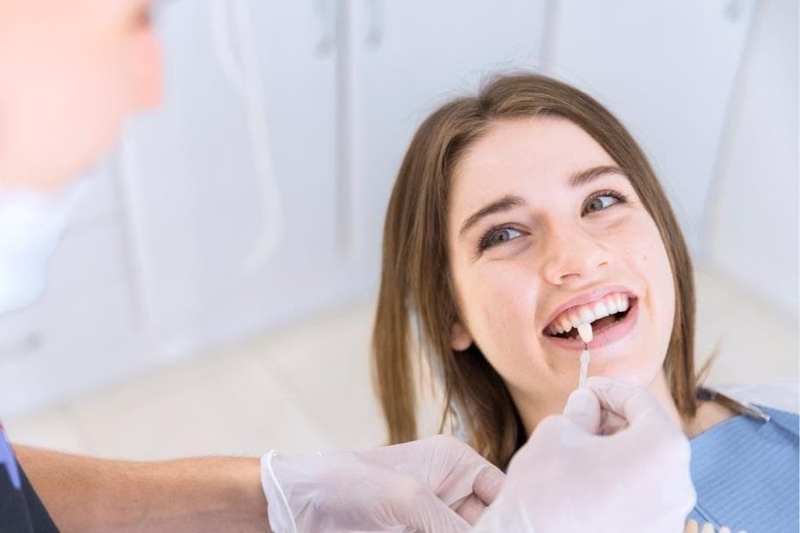 ¿En qué casos se recomienda el uso de carillas dentales?