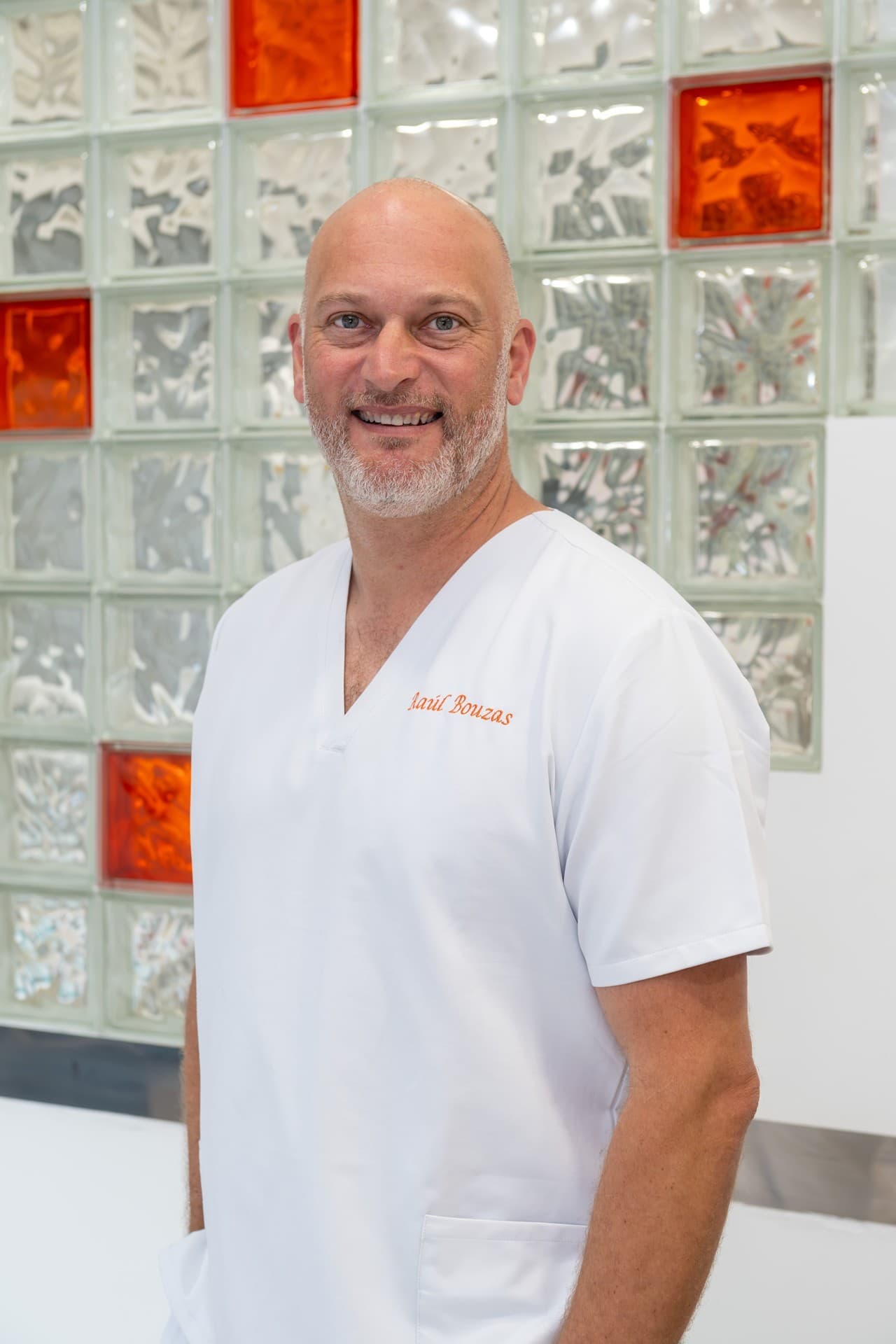 Dr. Raúl Bouzas
