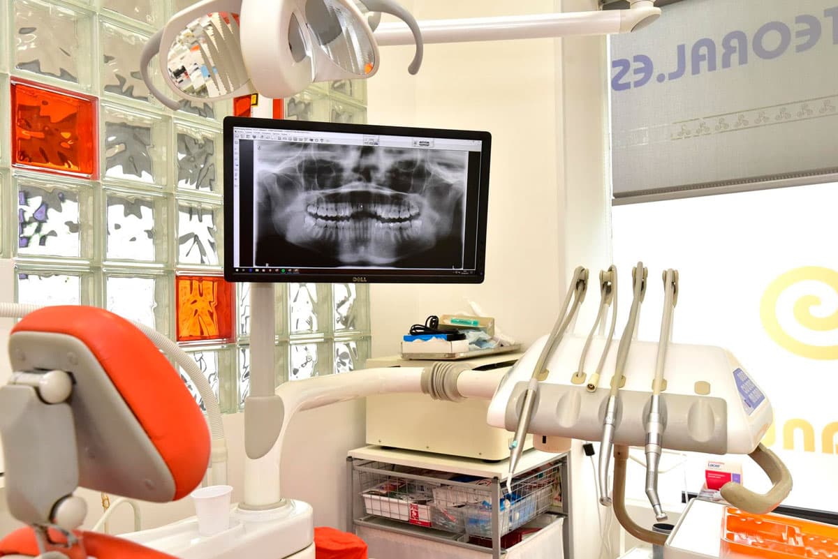 El mejor precio en implantes dentales en Santiago