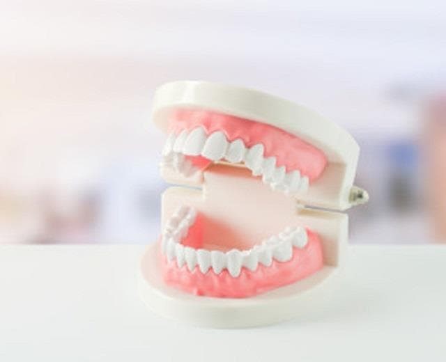 Todo lo que necesitas saber sobre las prótesis dental removible